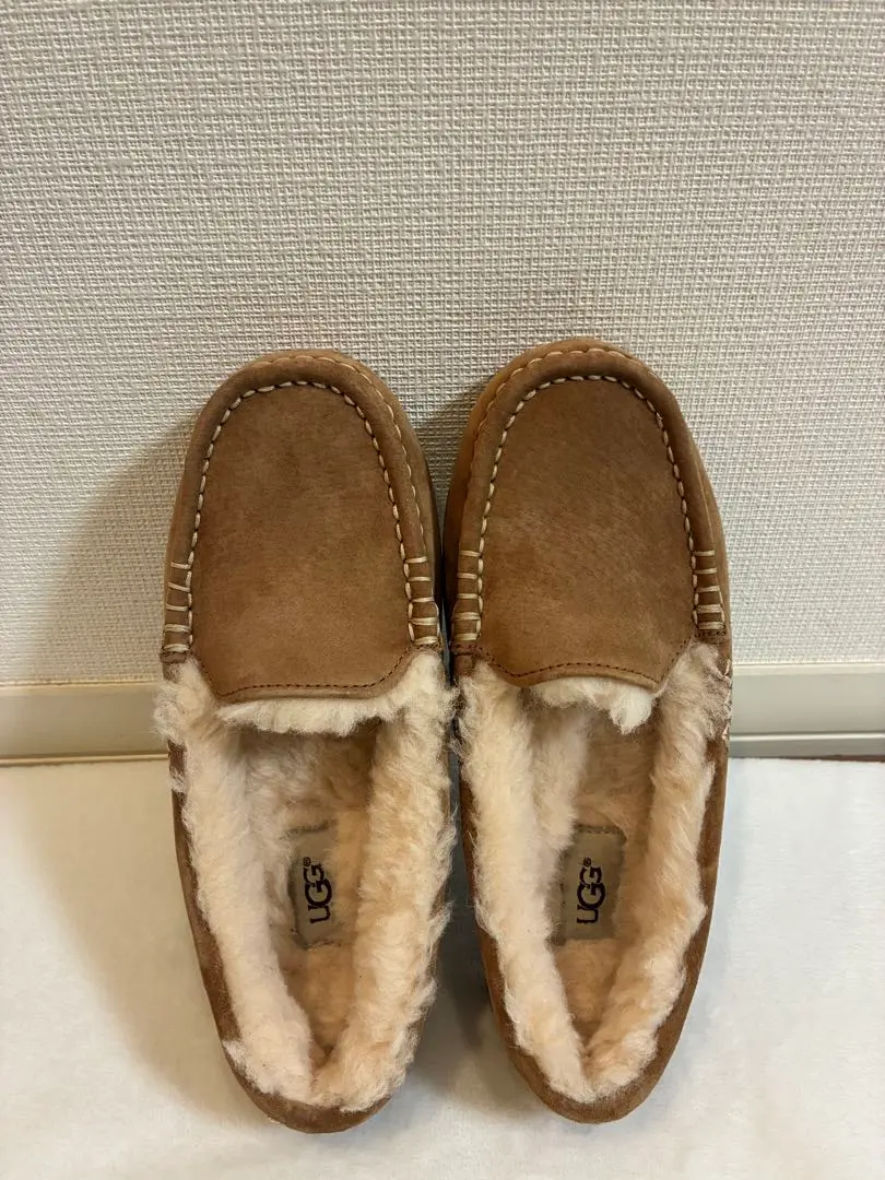 極美 UGG アグ Tagota 樂福鞋 莫卡辛 莫卡米色 23cm 的縮圖