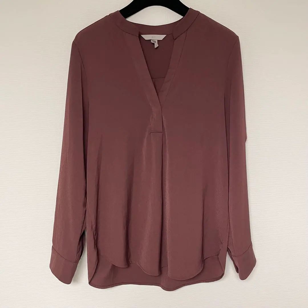 Thumbnail of 【Excellent Condition】H&M Burgundy V-neck Long Sleeve Shirt