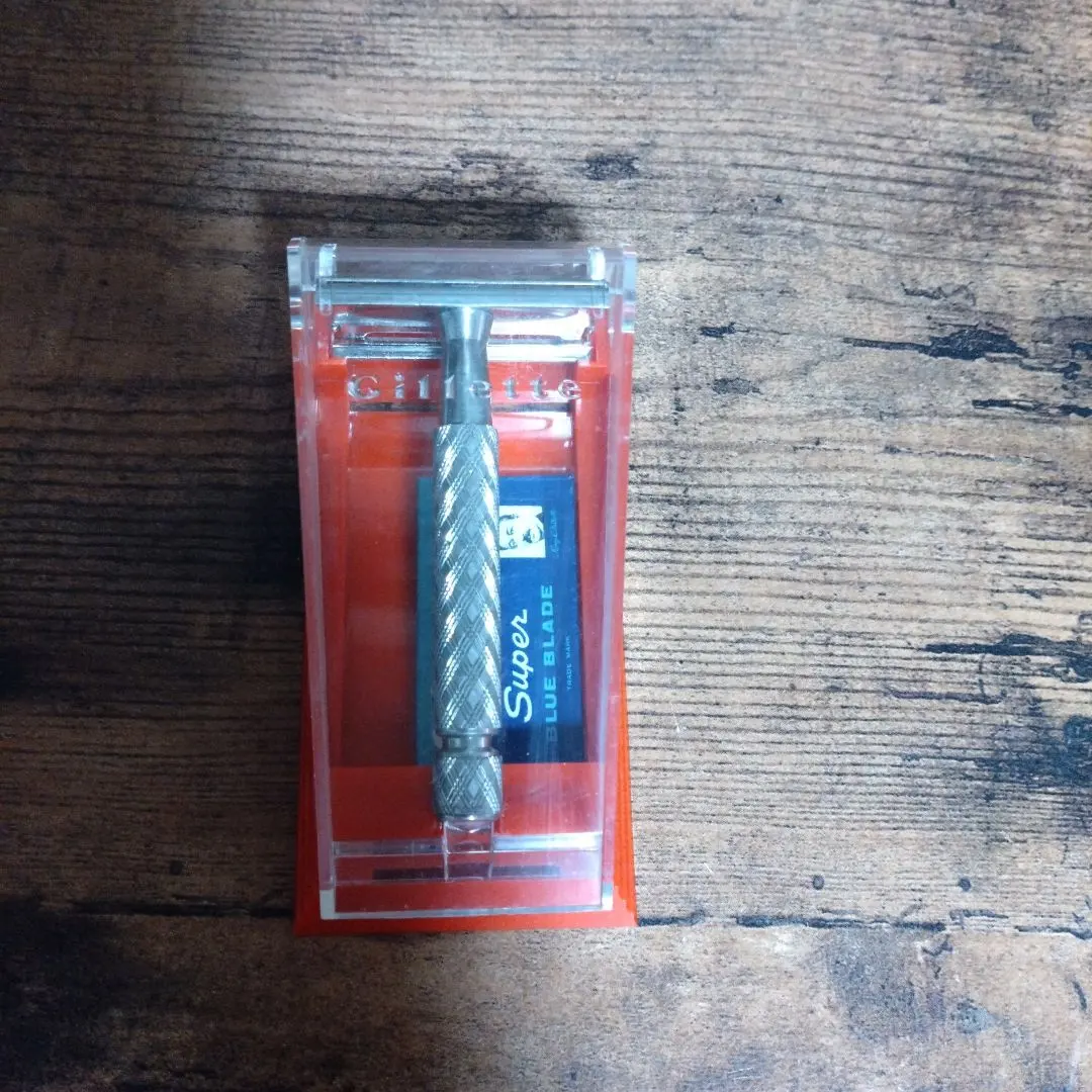 ビンテージ Gillette 両刃剃刀 替え刃付き イングランド製 Yahoo!オークション -「gillette 両刃」の落札相場・落札価格