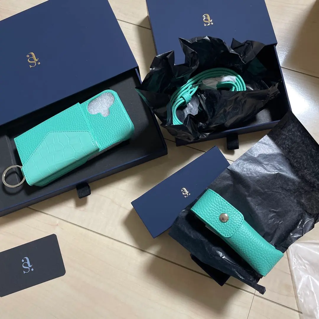 鈴木亜美さんプロデュース　16pro iPhoneケース➕ストラップ 鈴木亜美さんプロデュース 16pro iPhoneケース➕ストラップ