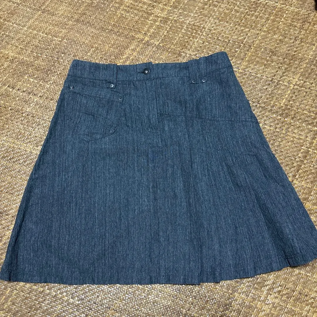 Thumbnail of Tsuwais Momo Model Onitsuka Tiger Flare Skirt Dark Gray M