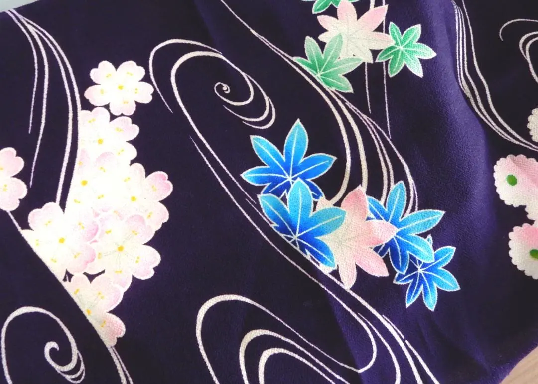 Thumbnail of Genuine silk crepe remnants from the Taisho era (around the early 1900s) - Length 124cm - Cherry blossoms, chrysanthemums - Chirimen fabric remnants - Part 1