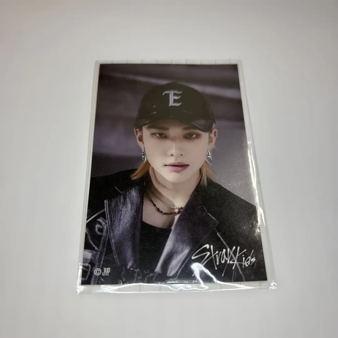 Thumbnail of Hyunjin of Stray Kids (SKZ)