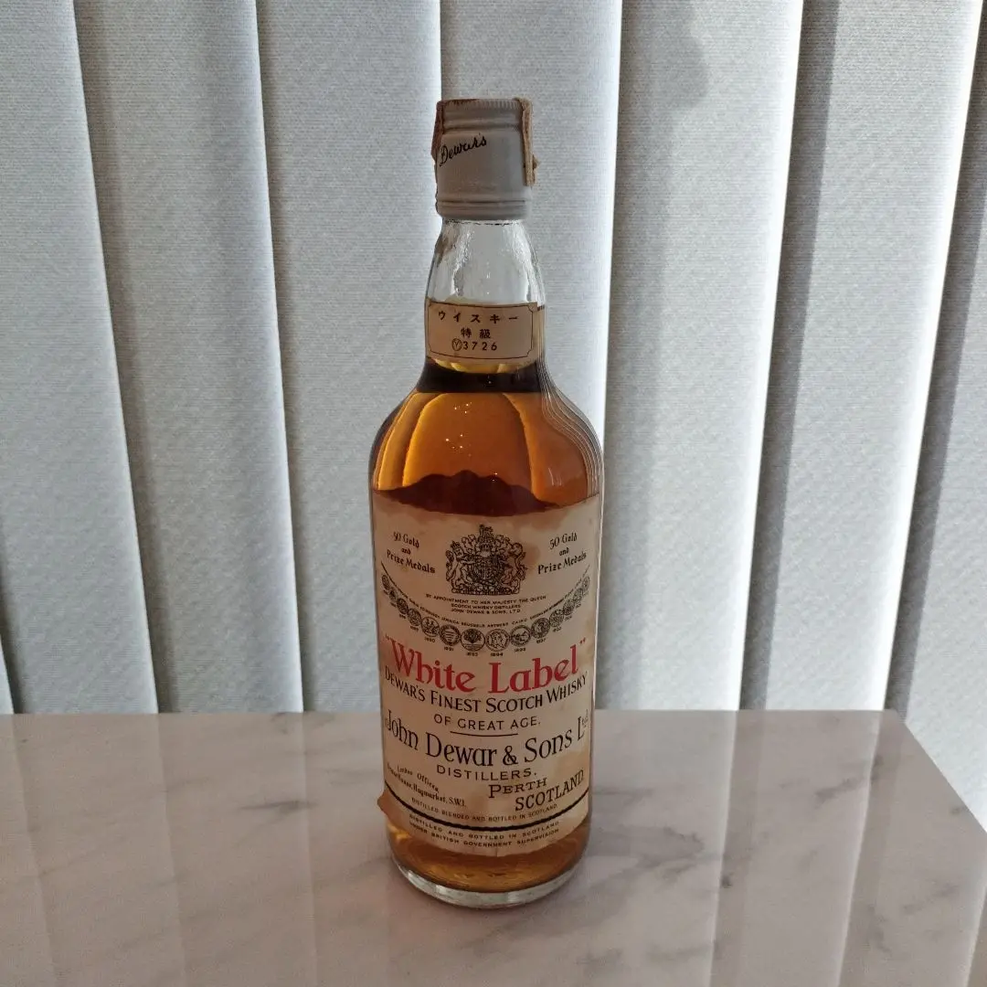 ニッカウヰスキー　デュワーズ・デラックス　760ml ニッカウヰスキー デュワーズ・デラックス 760ml - メルカリ