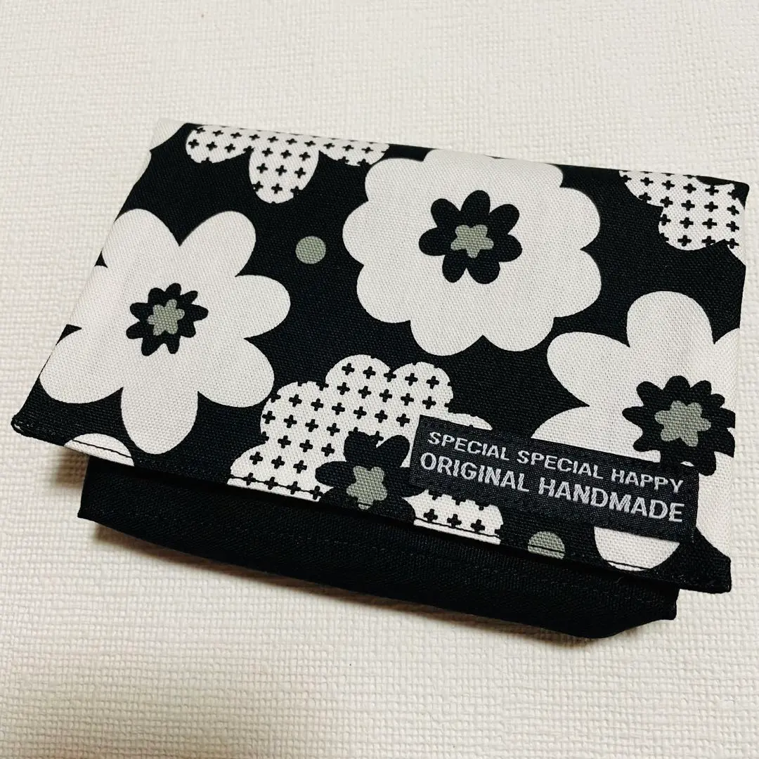 Thumbnail of Mobile Pocket Flower Black Tag Girl Handmade (without clips)