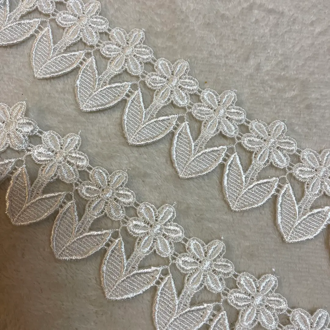 Thumbnail of Lace, chemical lace, 1 meter! Cute floral pattern!