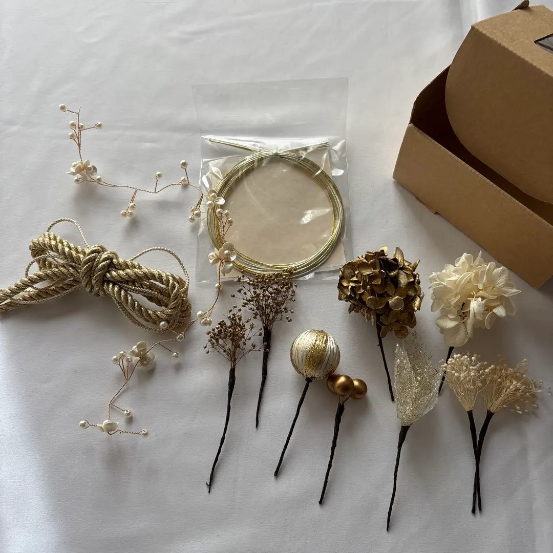 Thumbnail of Dried flower headdress set