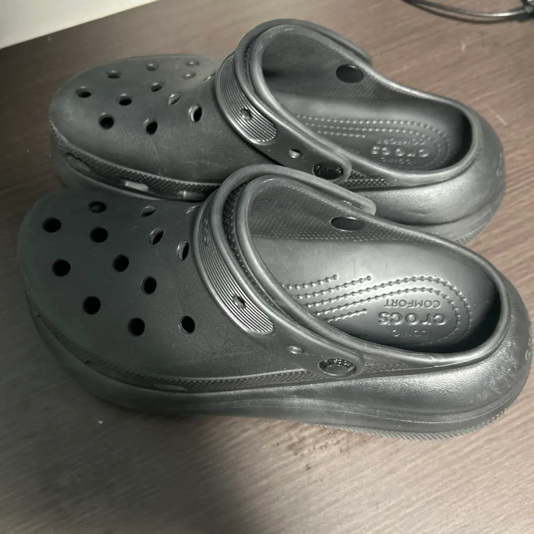 Crocus Crocs 厚底 Mega Crush 的縮圖