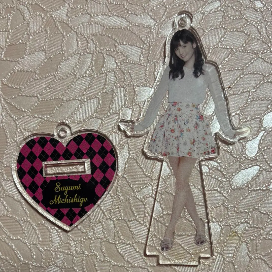道重さゆみ『 卒業記念ドレス 』1/3フィギュアプレート モーニング娘。 公式 涙でた」道重さゆみ、10年前のモー娘。卒コンのオマージュドレス