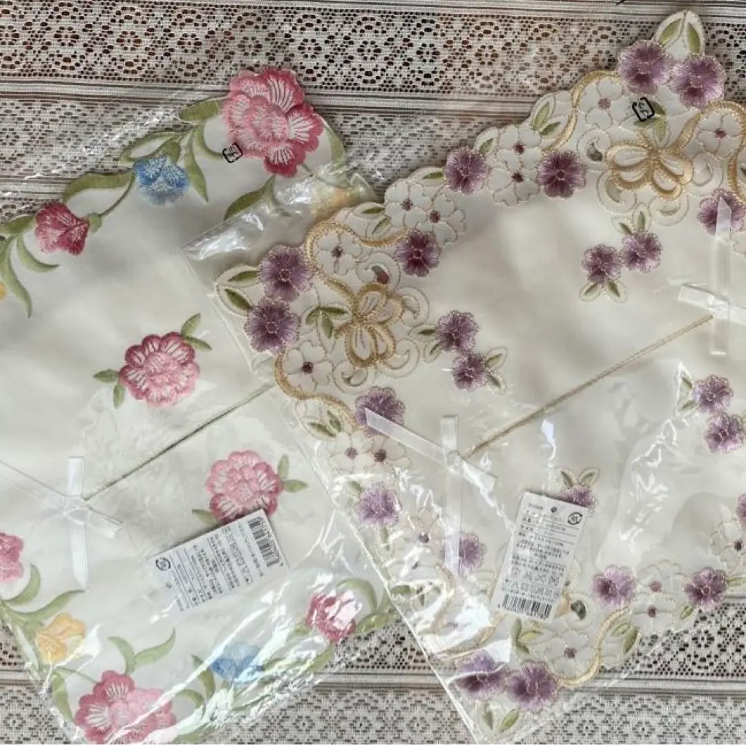 Thumbnail of (New * Unused) Floral Embroidery Tissue Cover Set of 2