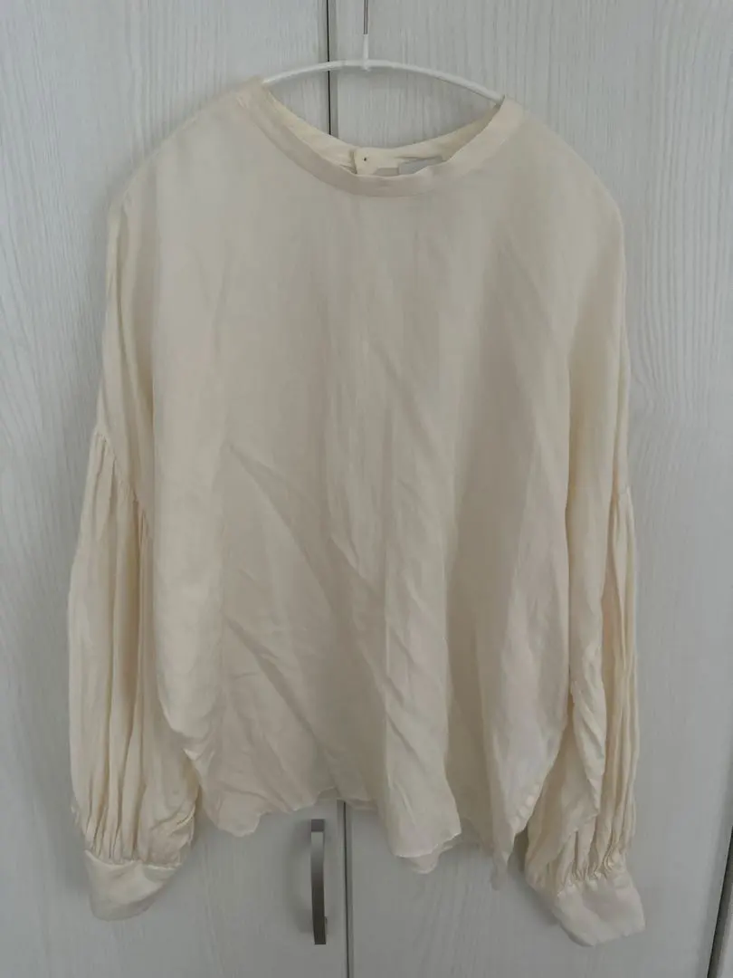 Thumbnail of 6 Puff Sleeve Blouse