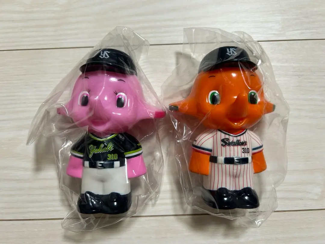 【未使用品】サトちゃん&サトコちゃん　ヤクルトスワローズコインバンク　7点セット ヤクルトスワローズ（1999-2005）のプロ野球サトちゃん