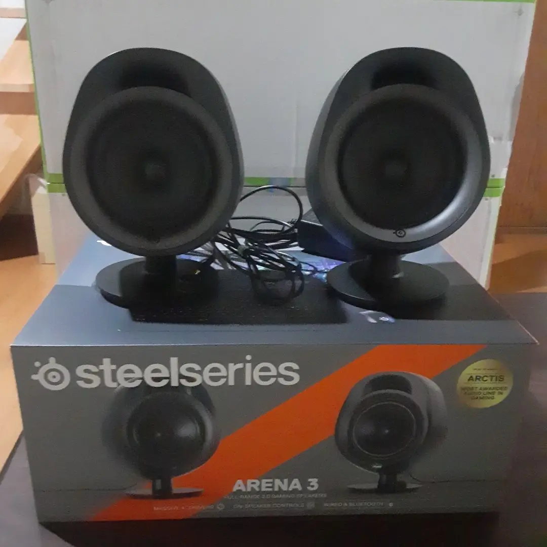 SteelSeries初ゲーミングスピーカー、小型「Arena 3」約2万円