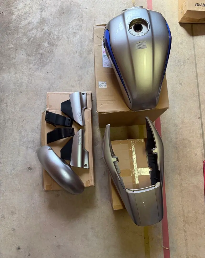 本日限定価格　xjr400 4HM 外装一式　サフ仕上げ　凹み無し　サビ無し 2025年最新】xjr外装一式の人気アイテム - メルカリ