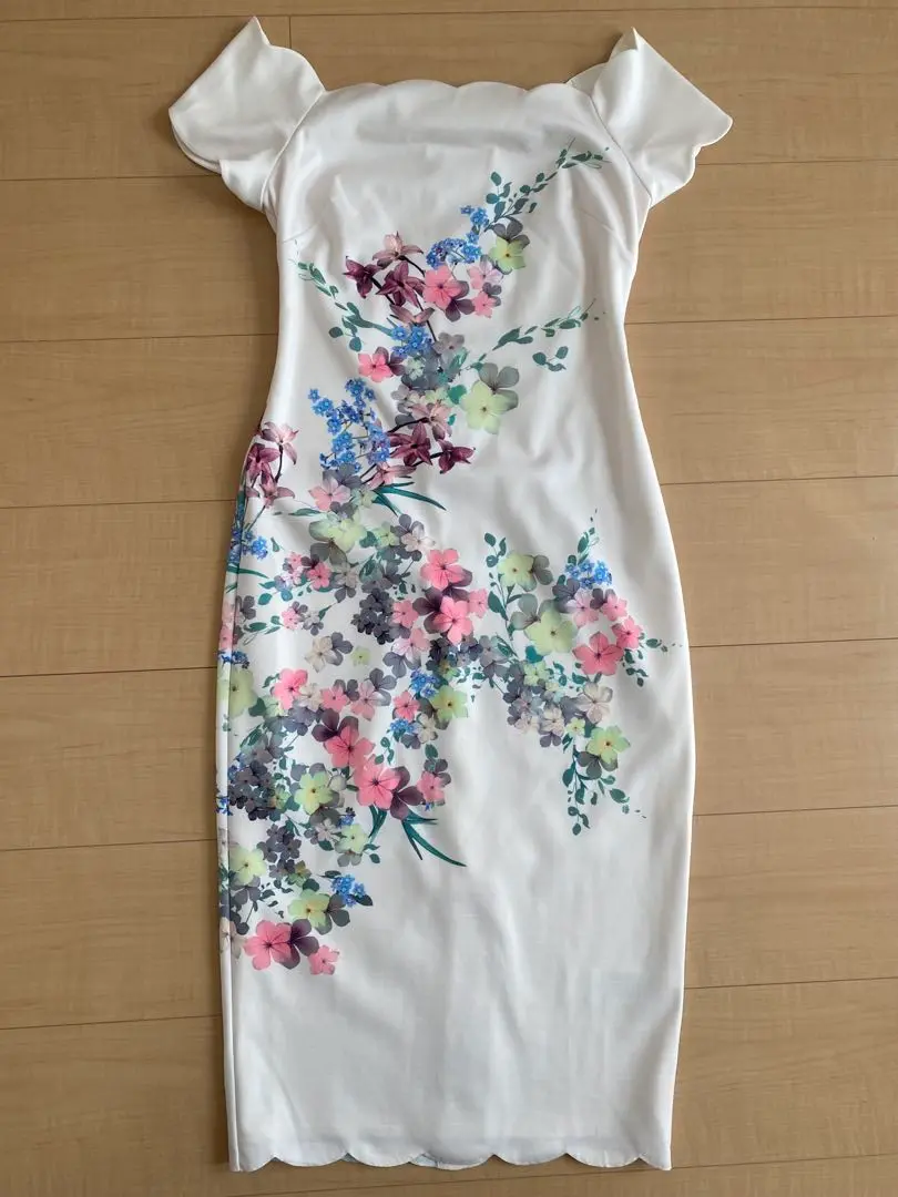 2025年最新】Ted Baker オフショルダー ドレスの人気アイテム