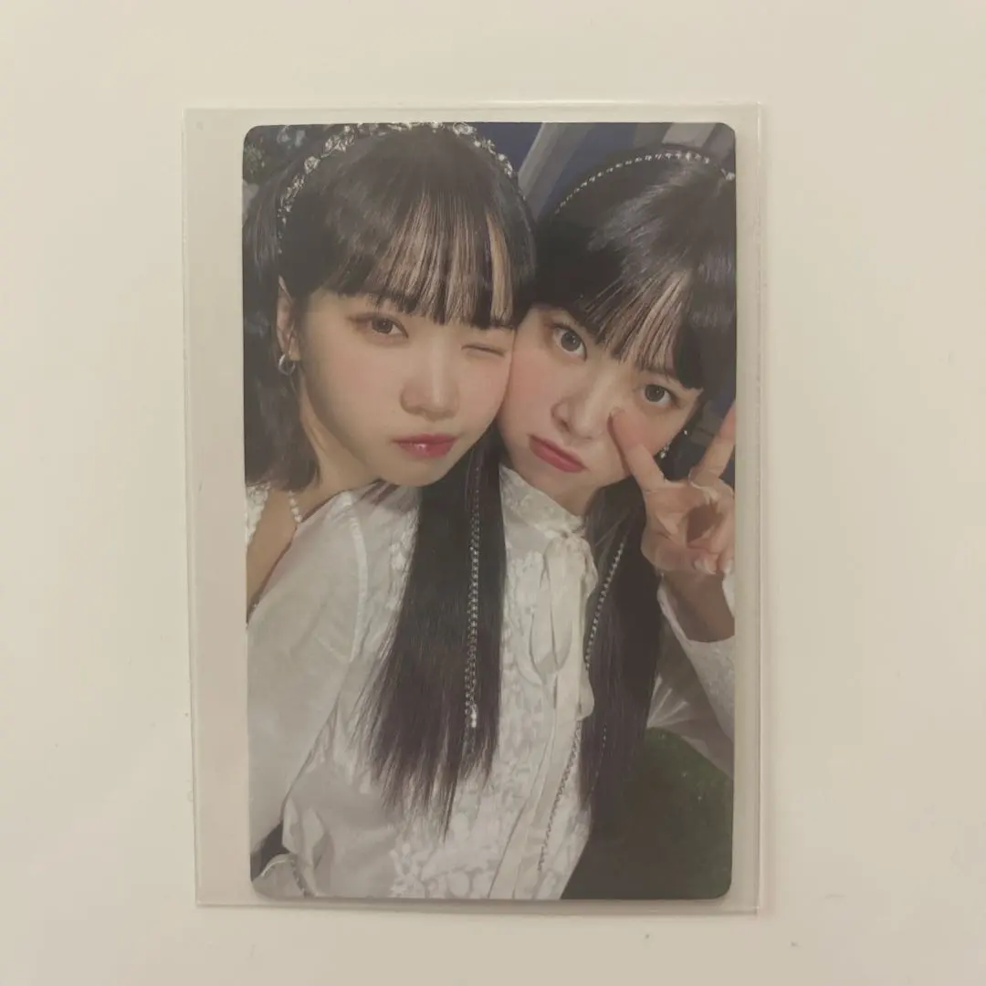 Thumbnail of LE SSERAFIM Chaewon and Eunchae trading cards