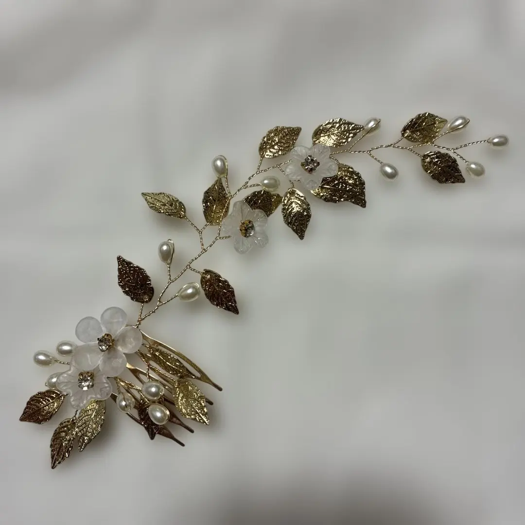 Thumbnail of Hair accessories, head dress