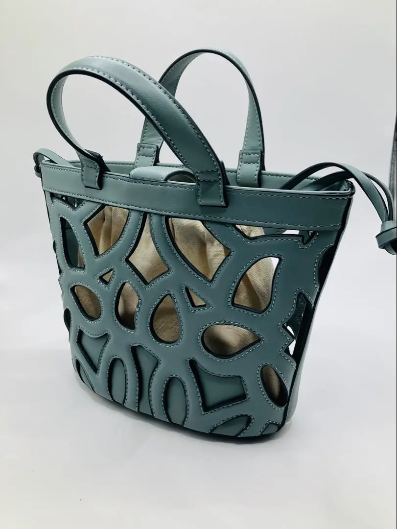 ZARAレザー カットワーク ミニトートバッグ カゴバッグ2wayザラ ZARA カットワークミニトートバッグ カゴバッグ ショルダー 2way