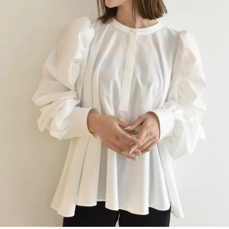 Cen. 恐龍圖案襯衫 全新未使用附吊牌 的縮圖