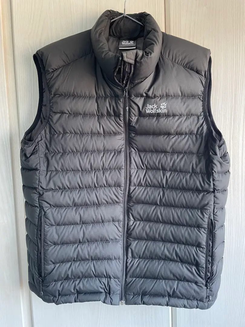 JACK WOLFSKIN メンズアウター　ダウンベスト　Mサイズ　極美品 2025年最新】ジャックウルフスキン ダウンベストの人気アイテム