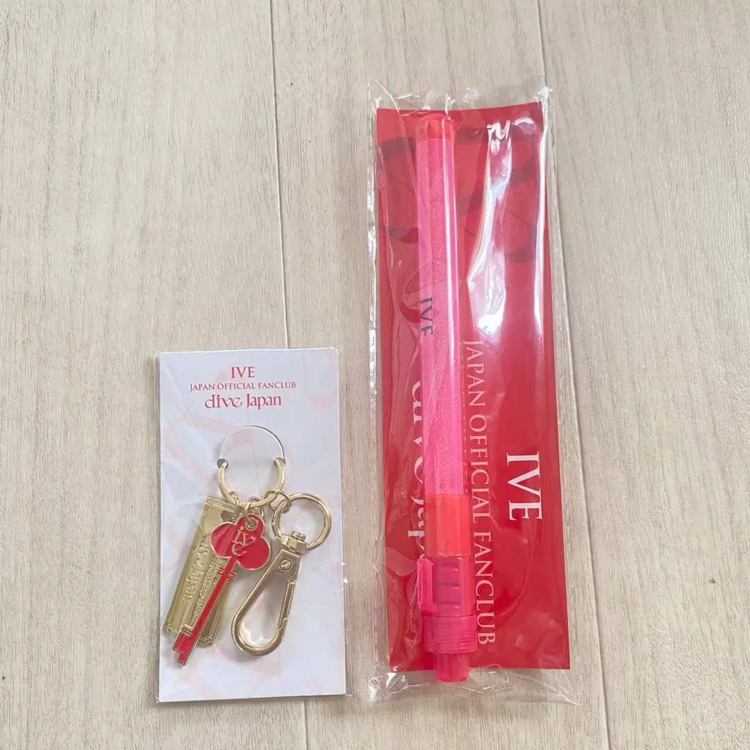 IVE ペンライト Amazon.co.jp: KAKAO IVE - OFFICIAL LIGHT STICK ver.1 公式