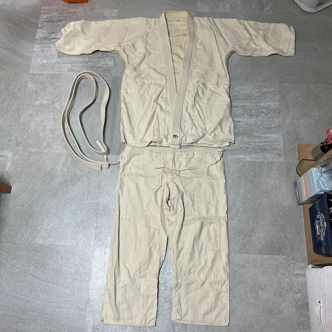 Thumbnail of Judo uniform top, bottom, and belt set with bag