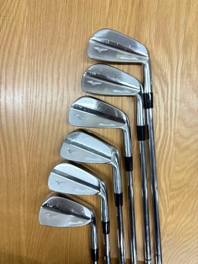 Thumbnail of Mizuno Pro 118 S200 Dynamic Gold 120 Iron Set