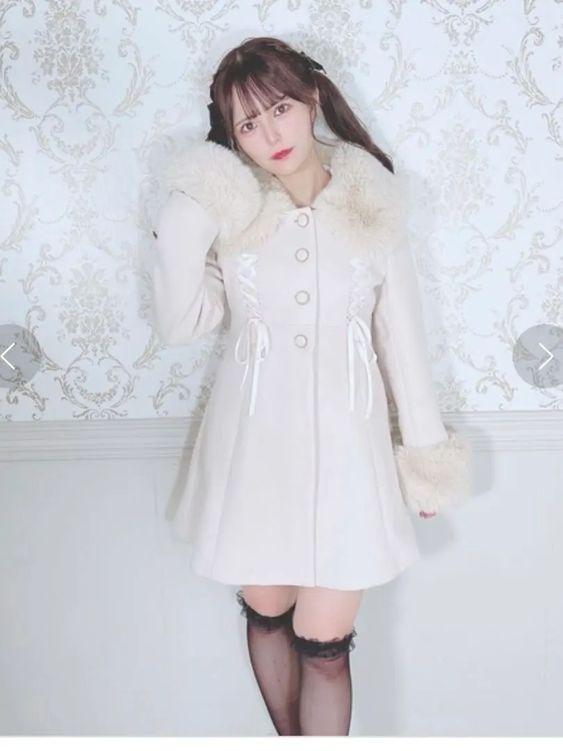 MARS 螺旋緞帶毛皮長大衣 的縮圖