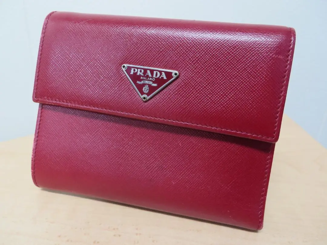 【ヴィンテージ】PRADA プラダ 財布 M170 プラダ 三つ折り財布 M170 エナメル 黒 PRADA 玉や質店 千葉県
