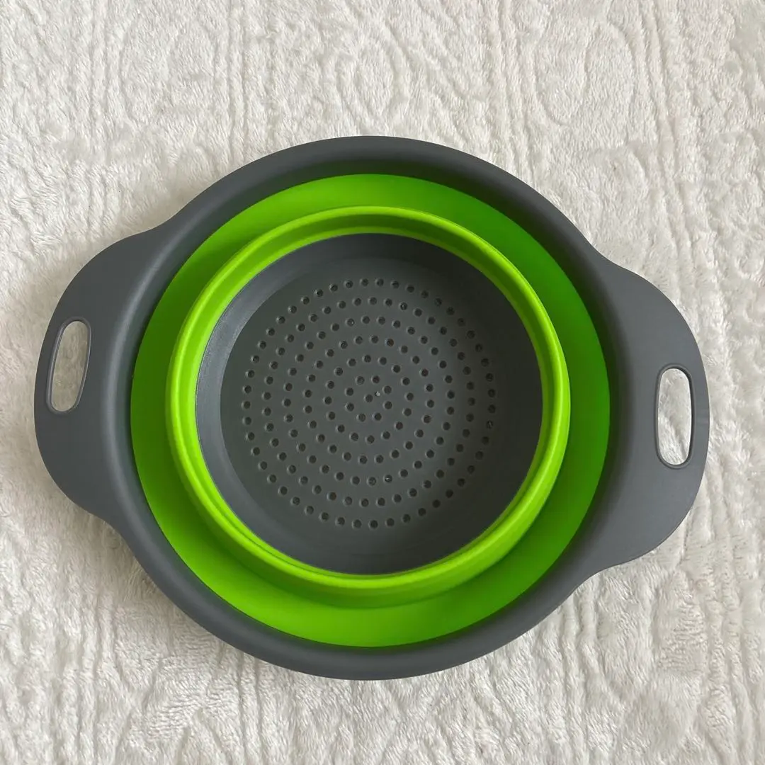 Thumbnail of Collapsible Silicone Colander, Round, Folding Strainer with Handle Space