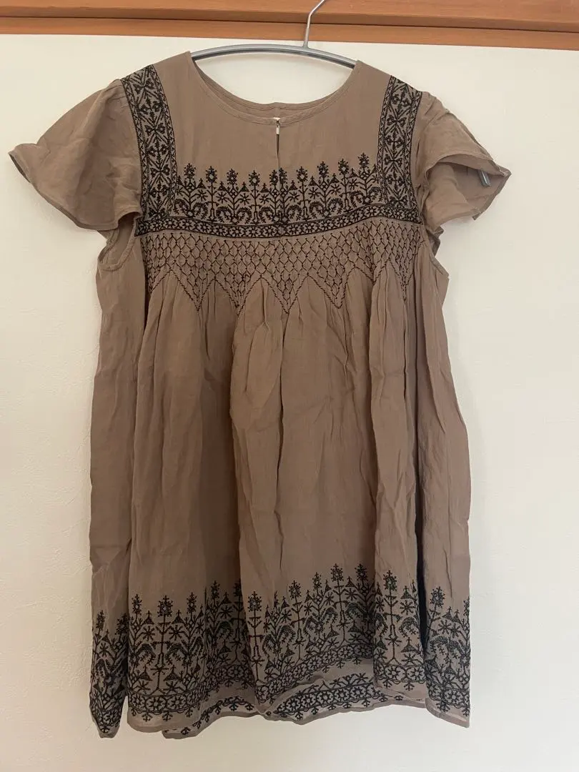 Thumbnail of d'un à dix Embroidered Tunic 38