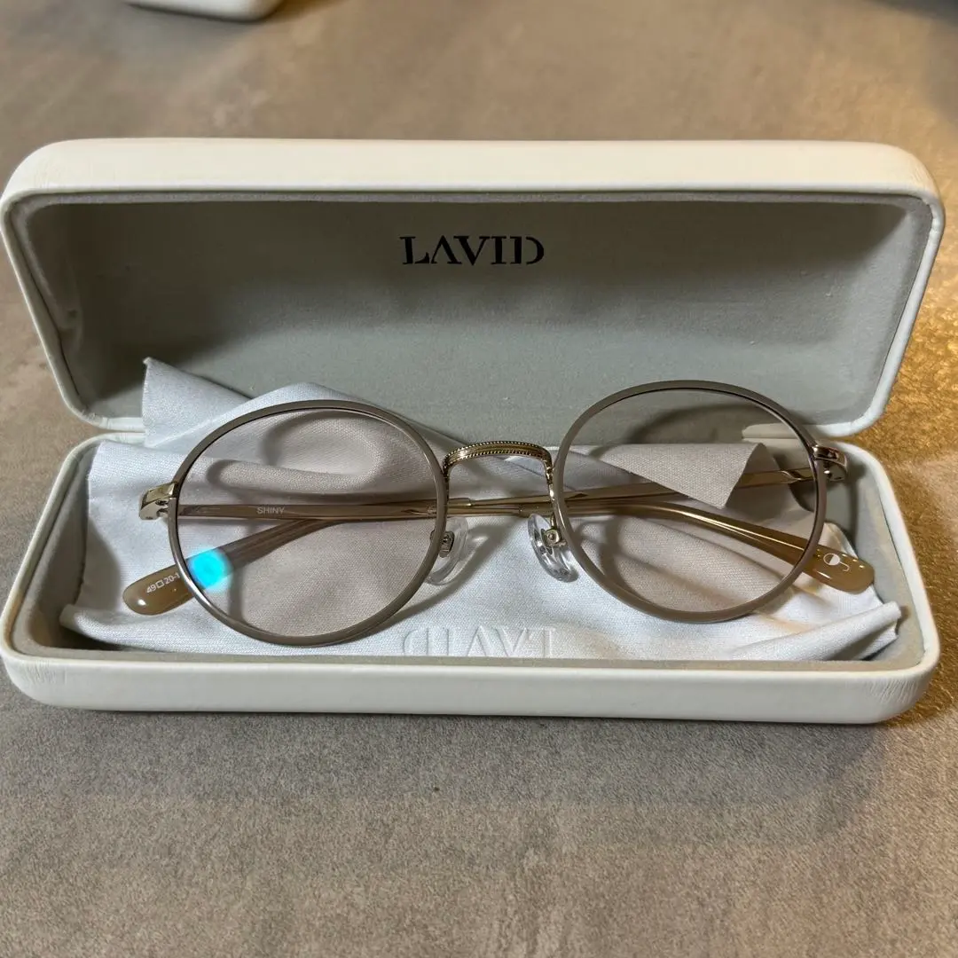 UVカットアッシュグレーサングラス　LAVID SHINY(ラビド シャイニー) UVカットアッシュグレーサングラス LAVID SHINY(ラビド シャイニー)