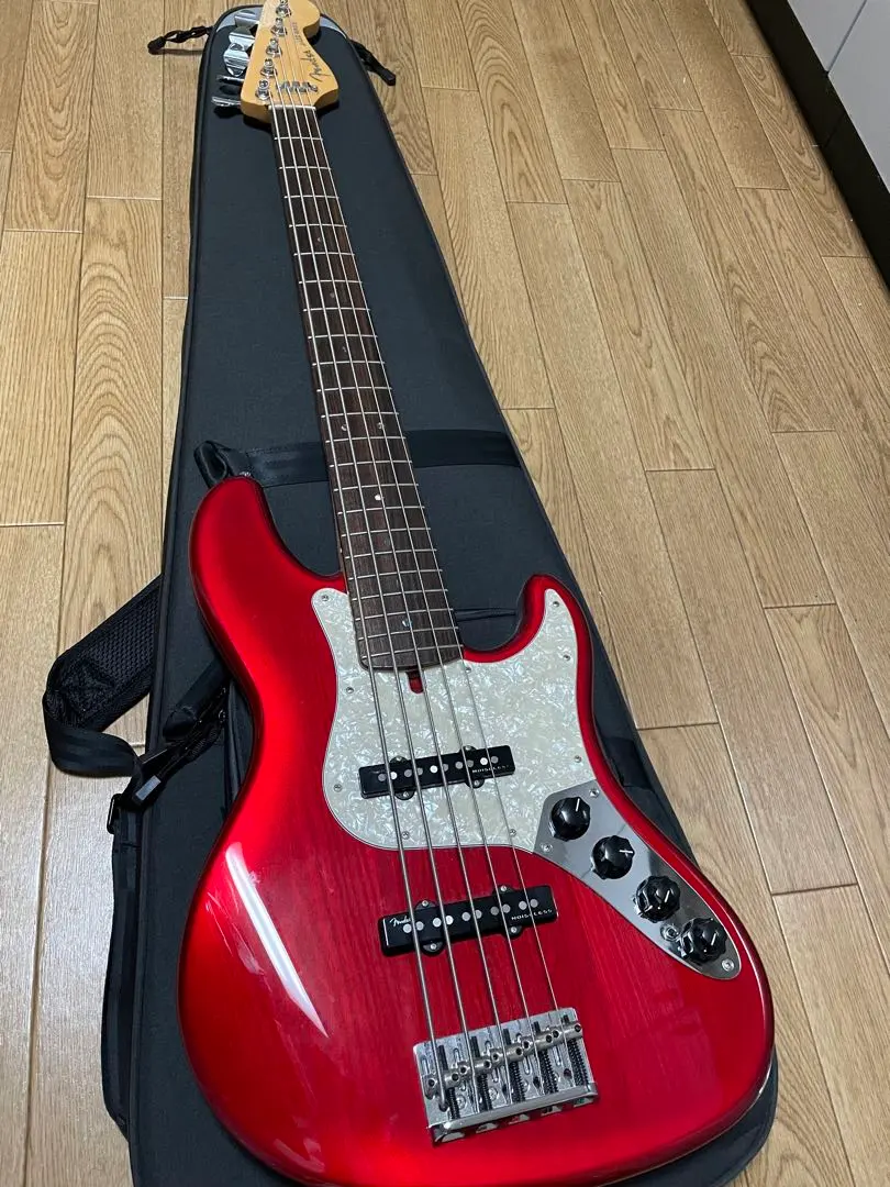 Fender Deluxe Jazz Bass V プリアンプ基部