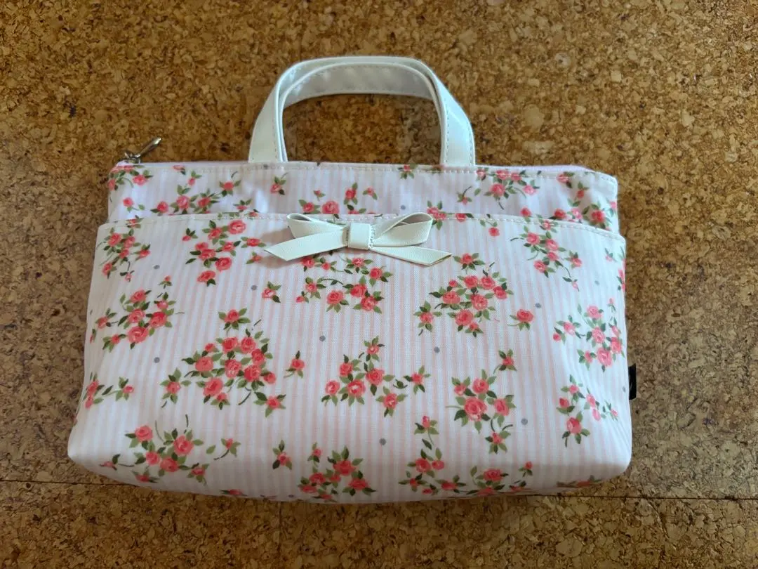 Thumbnail of Bag-in-bag with floral ribbon
