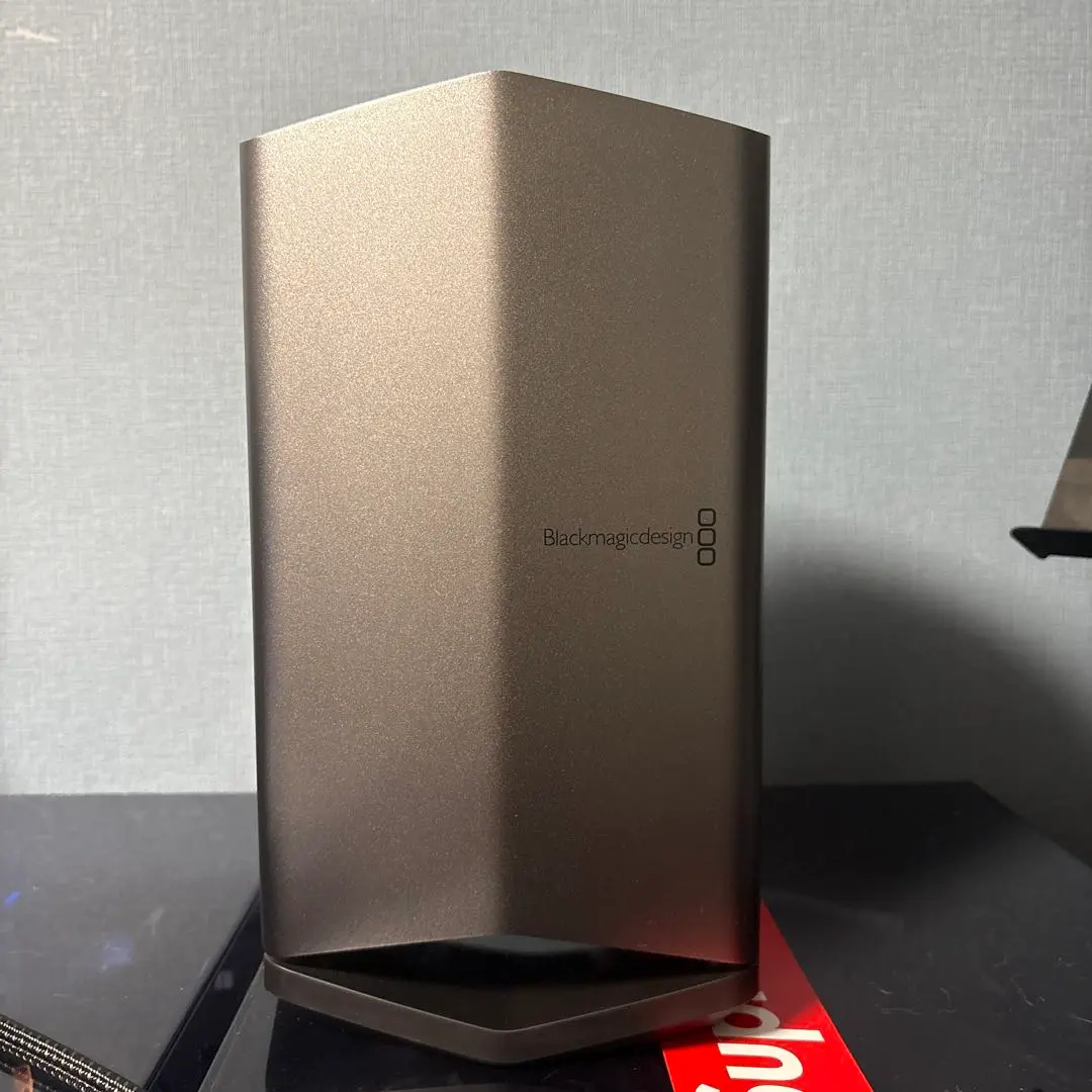 Blackmagic egpu RX580【箱あり】 Blackmagicdesign - ☆ Blackmagic Radeon Pro 580 eGPU