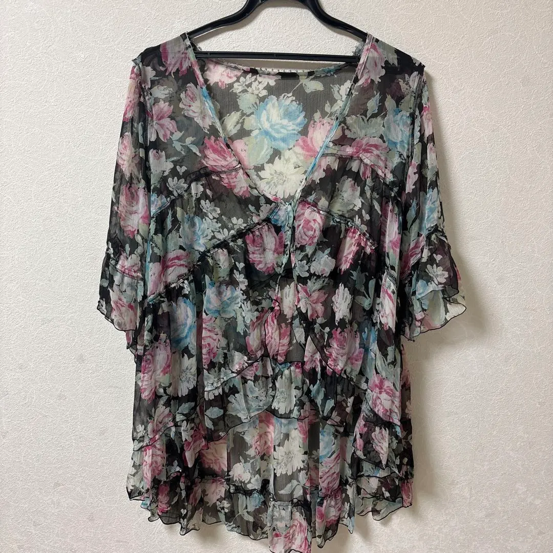 Thumbnail of Floral tunic with lace