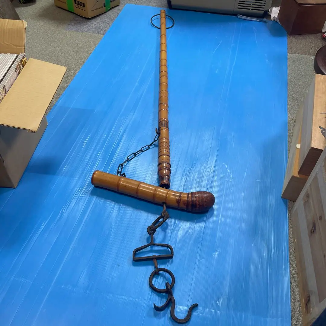 自在鉤　木製　魚の装飾品 囲炉裏　アジアン家具 Amazon.co.jp: 木彫囲炉裏自在鉤魚横木魚木古民家昭和レトロ