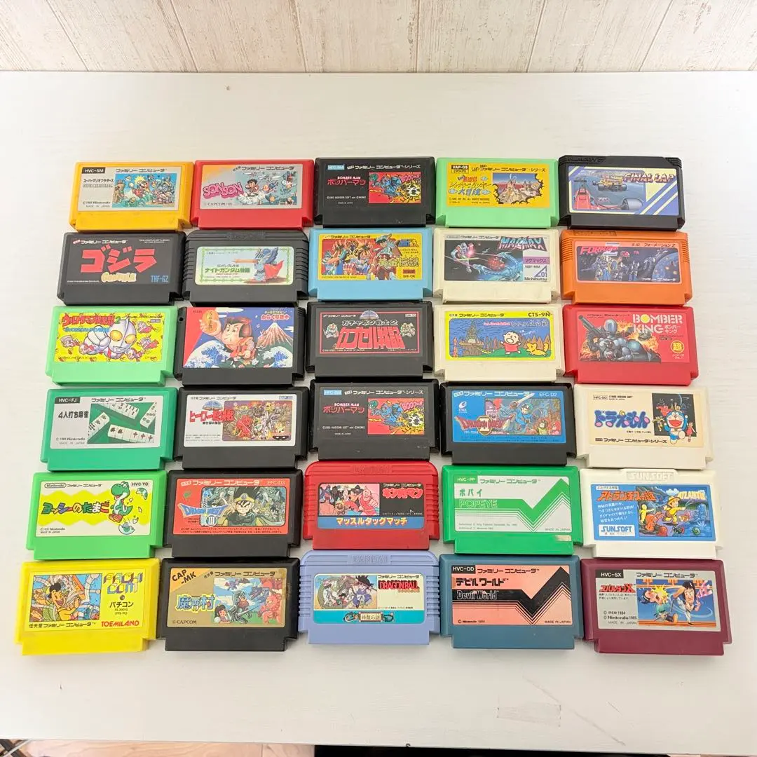 Thumbnail of Famicom game software, 25-piece set