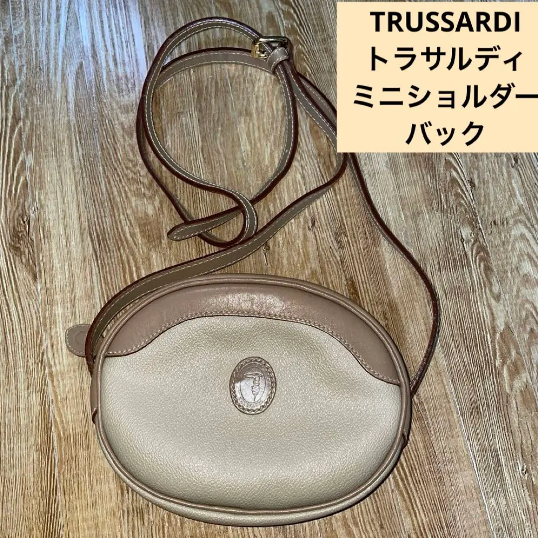 未使用級✨希少 TRUSSARDI ショルダーバッグ 本革 イタリア製 ベージュ 2025年最新】TRUSSARDI カラー：ベージュ系 ショルダーバッグの