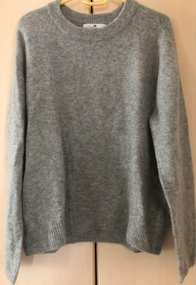 Thumbnail of Wool gray long-sleeved knit sweater