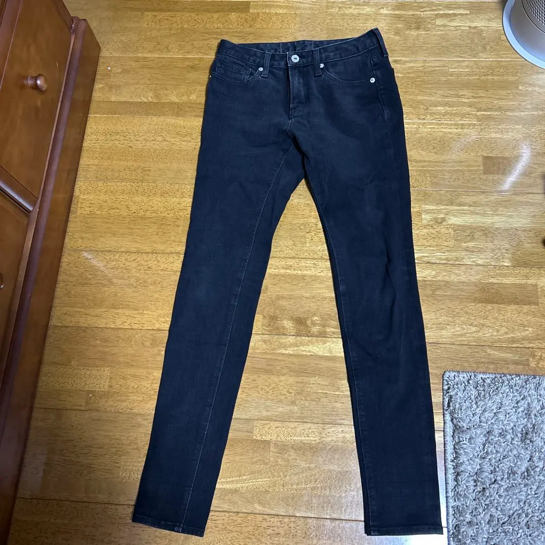 Thumbnail of Dark Black Skinny Denim GU 64