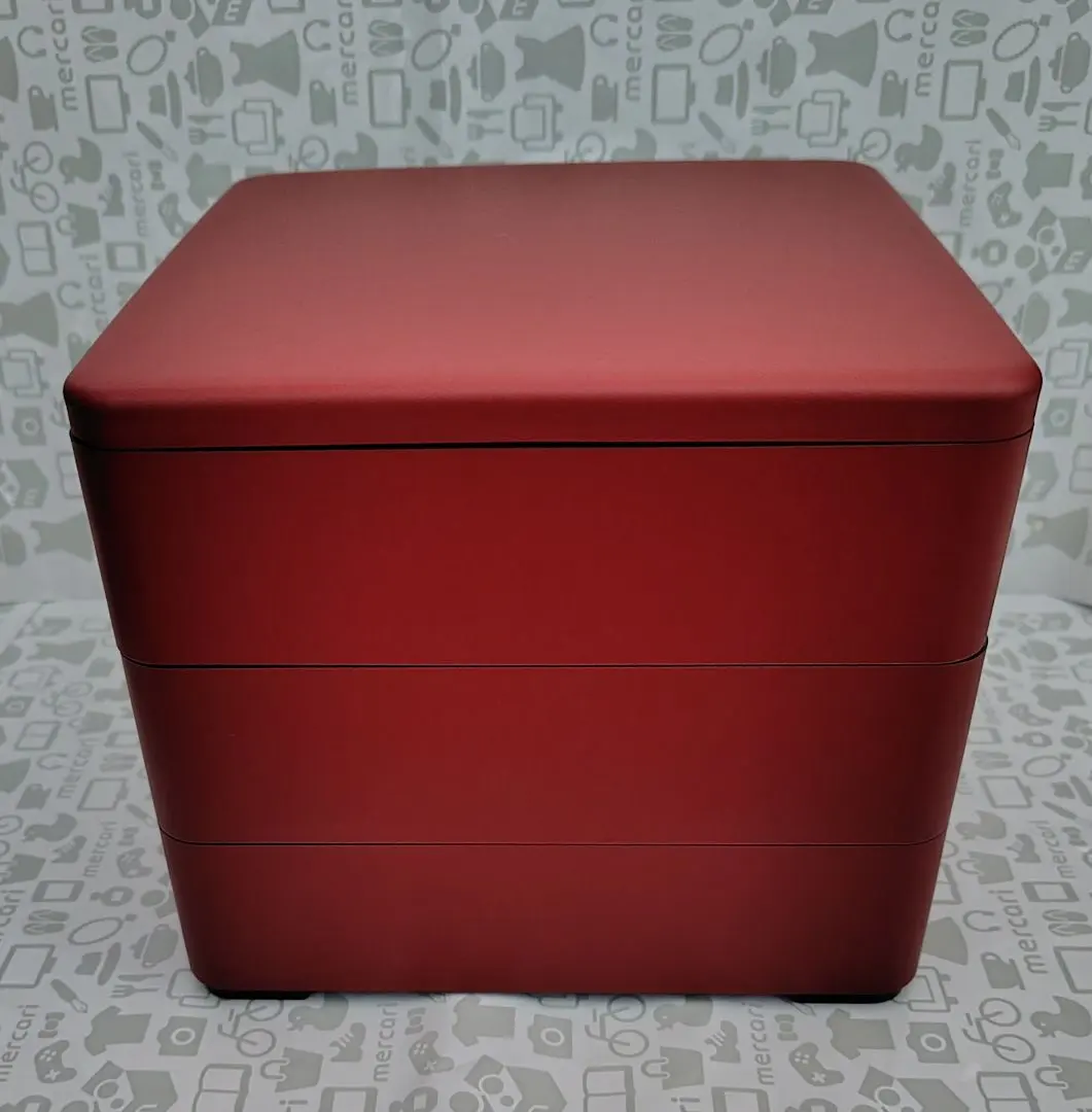 Thumbnail of Three-tiered food box