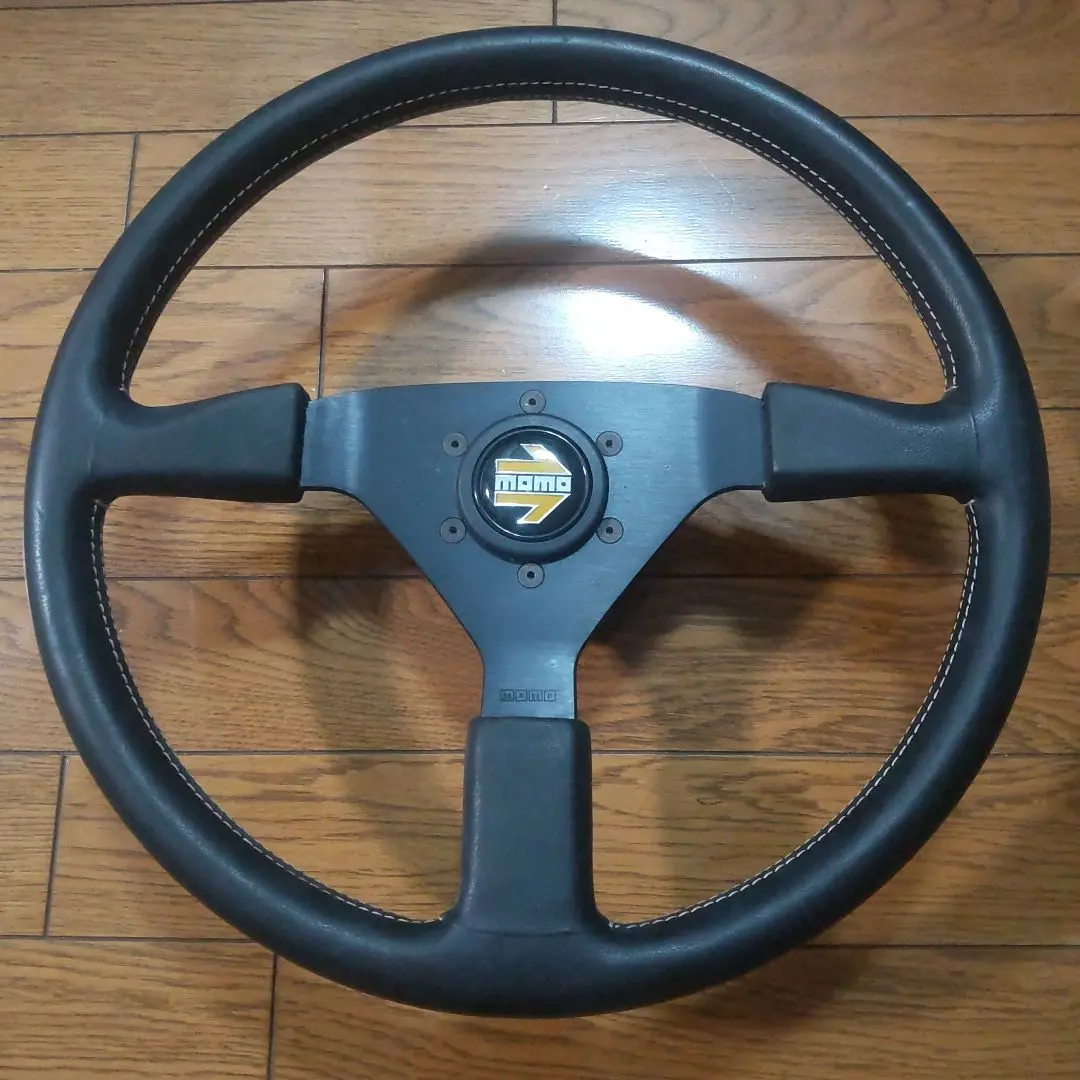 NAロードスターから外したVスペシャル用ナルディーハンドルになります。 ナルディ Vスペシャル用ウッドステアリング のパーツレビュー