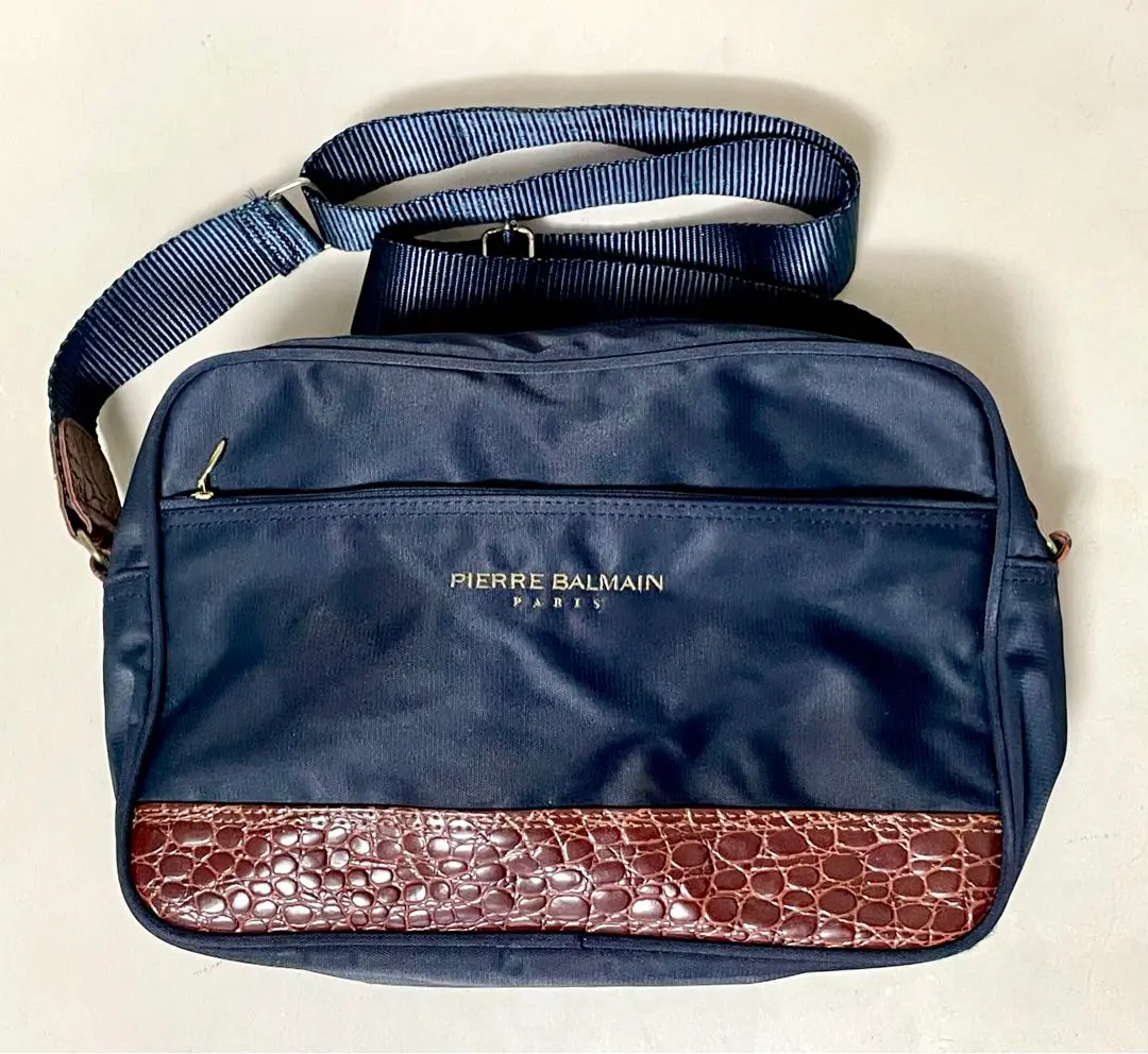 pierre balmain ピエールバルマン ビーズ刺繍バッグ　ベロア pierre balmain ピエールバルマン ビーズ刺繍バッグ ベロア