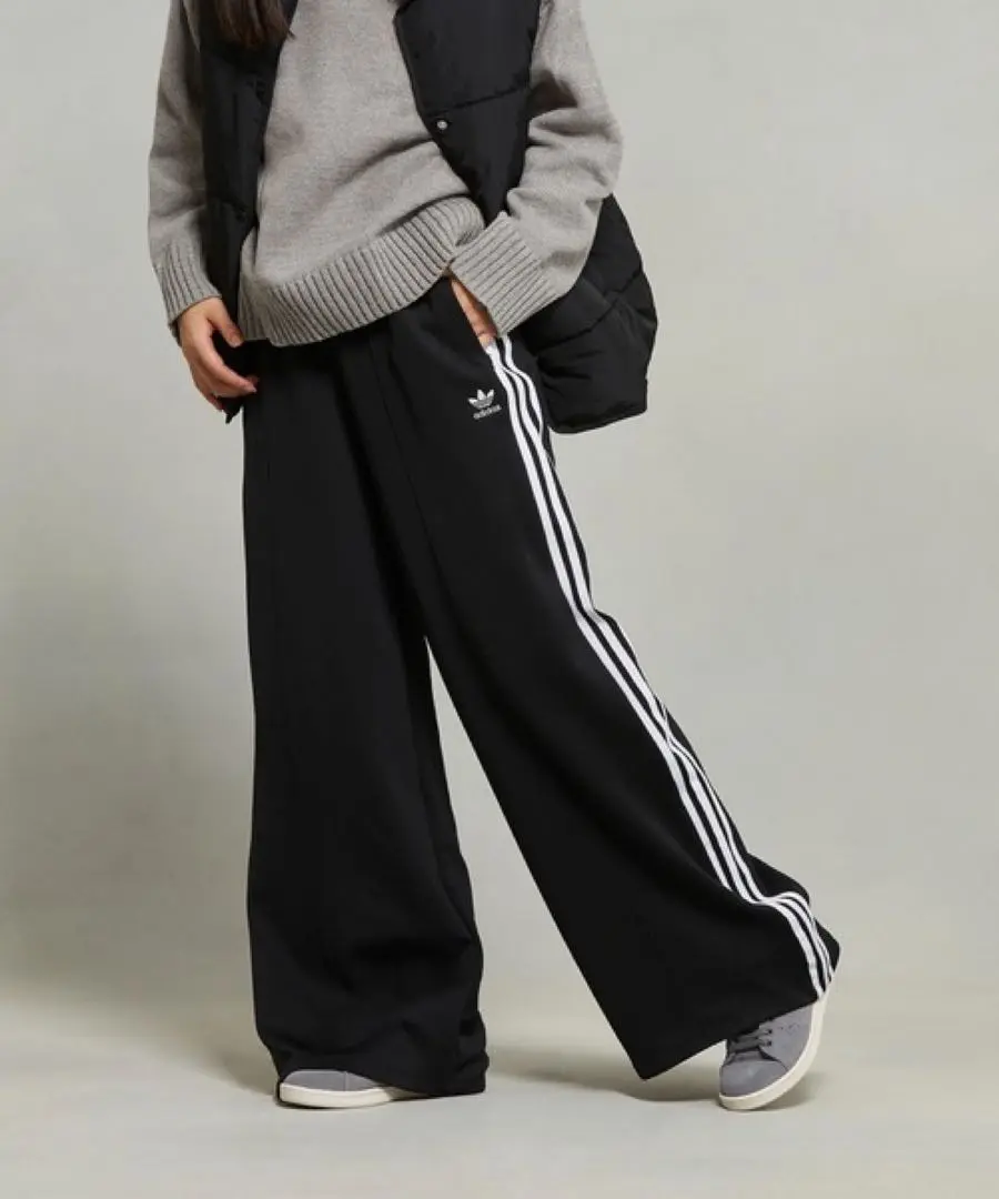 極美品 アディカラー クラシックスワイドレッグトラックパンツ グリーン M アディカラー クラシックス+ ワイドレッグトラックパンツ