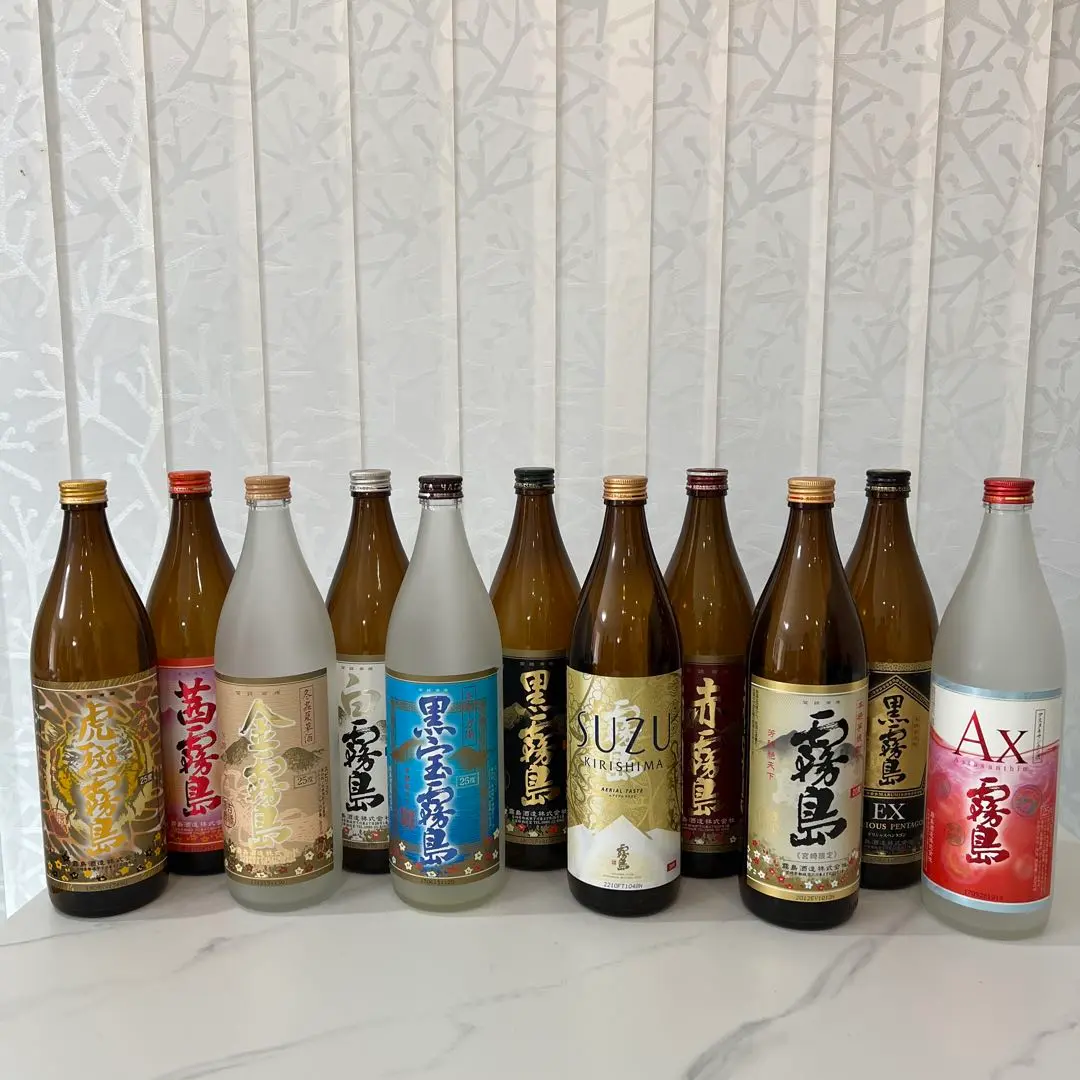 ※空瓶のみ 霧島 白瑠璃の空瓶 特別蒸留きりしま〈白〉 | 商品を探す | 霧島酒造株式会社