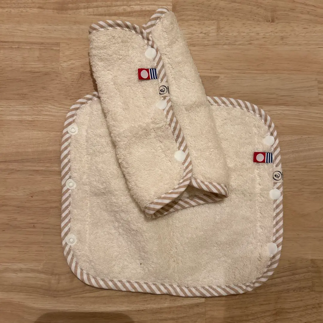 emoka 口水墊 抱嬰腰帶用罩 未使用品 的縮圖