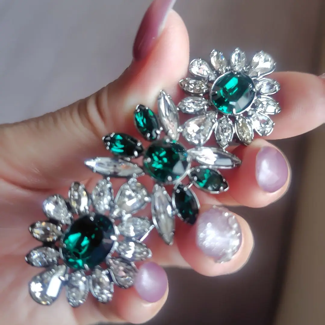 Swarovski By Shourouk (シュルーク) のブローチ 2025年最新】shouroukの人気アイテム - メルカリ