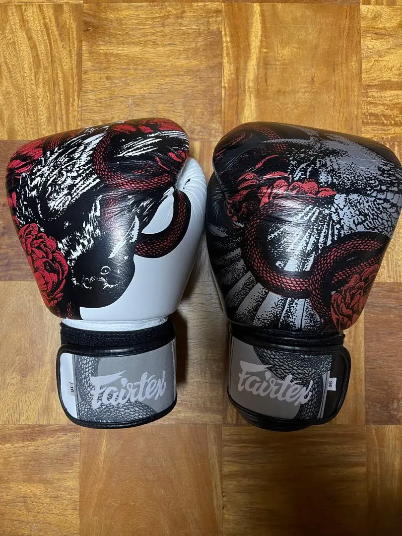 【新品未使用】Fairtex ボクシンググローブ 16oz ブラック Amazon.co.jp: Fairtex Glory キックボクシンググローブ 限定版