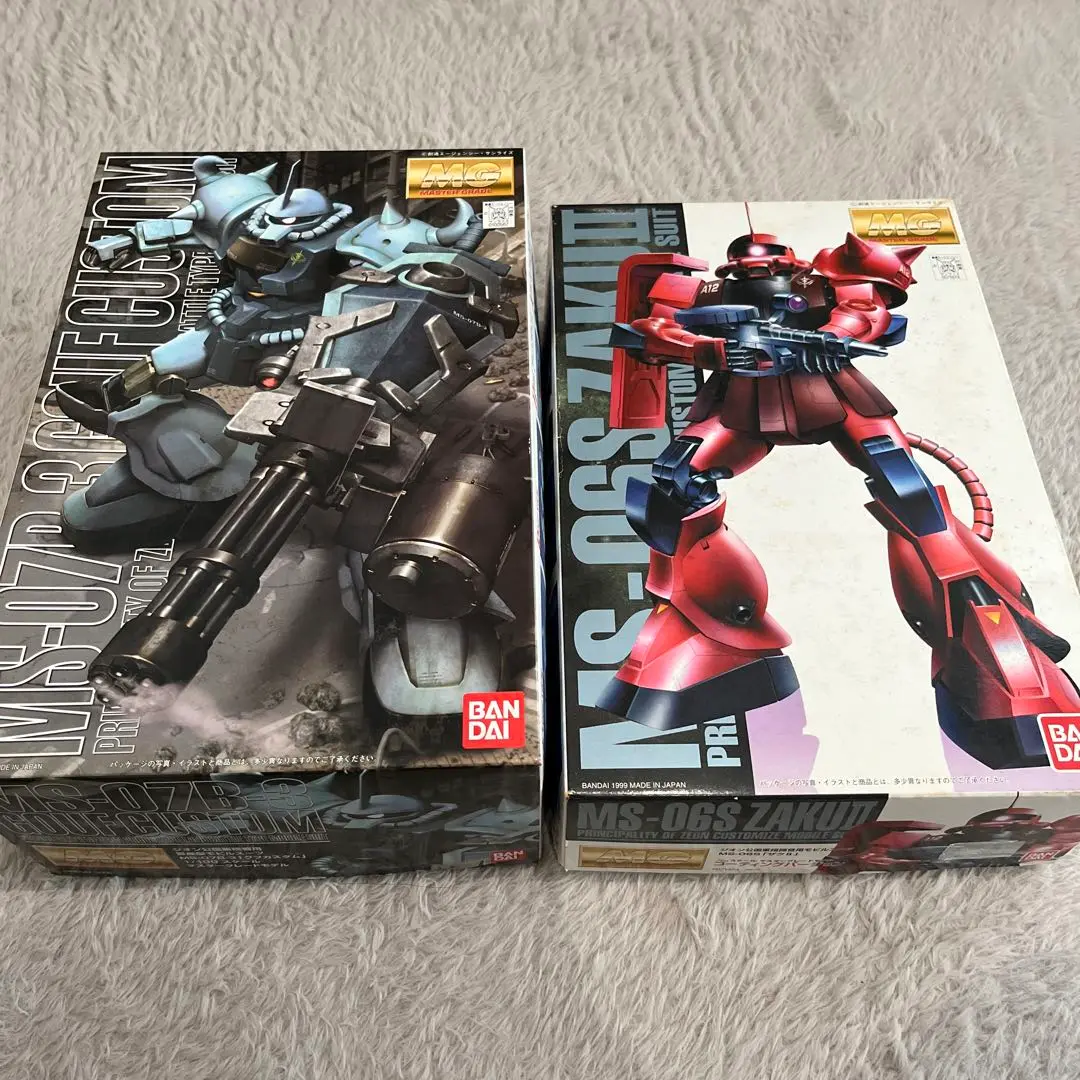 完成品 MG シャア専用ザク コーティングバージョン 量産型ザクおまけ 完成品 MG シャア専用ザク II コーティングバージョン 量産型